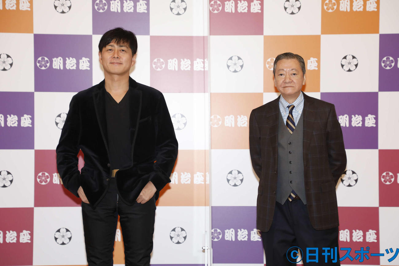 「よみがえる明治座東京喜劇」の初日を終えて会見する宅間孝行（左）と高田文夫氏