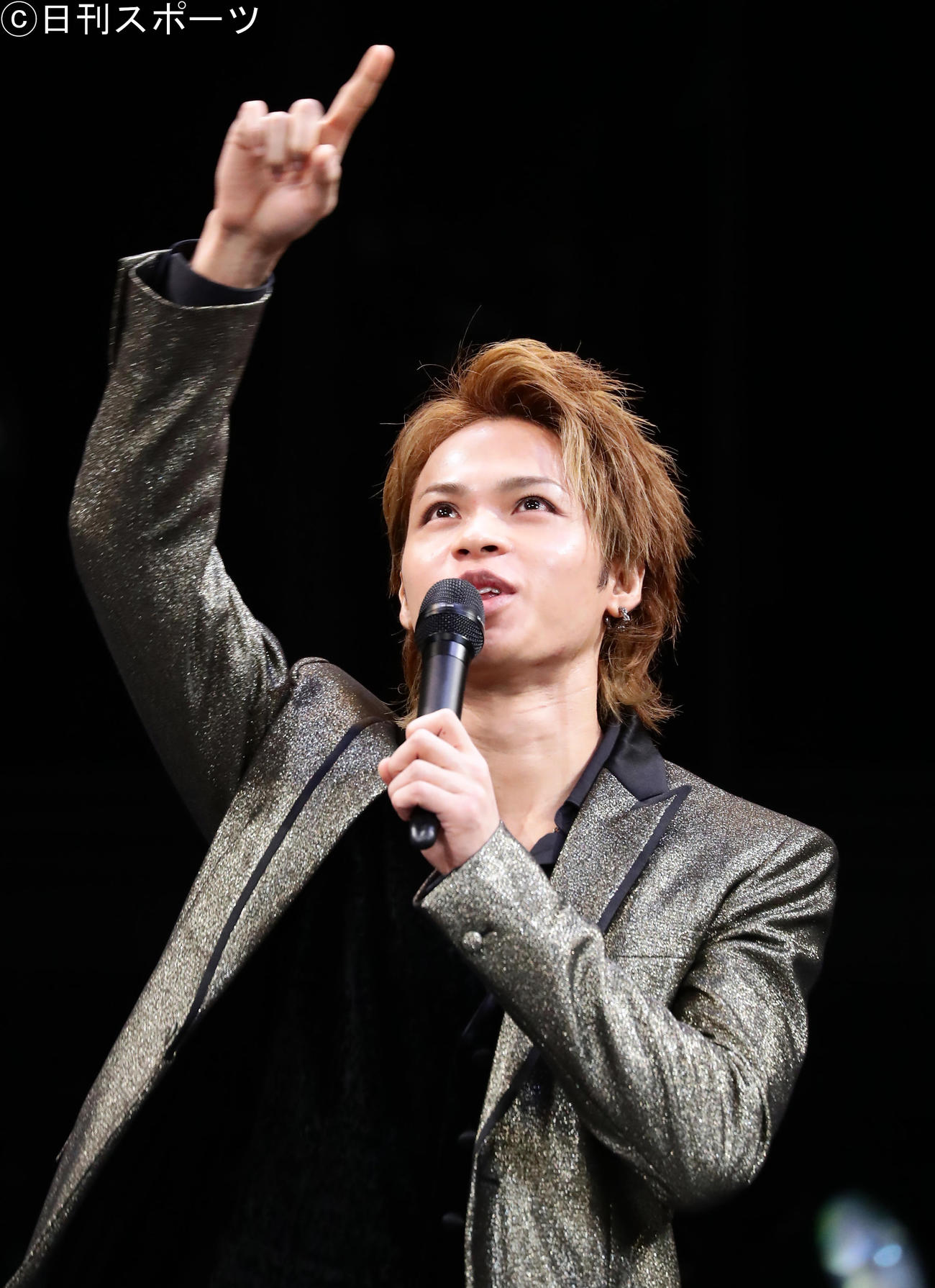 映画「Endless SHOCK」初日舞台あいさつで思いを語る上田竜也（撮影・浅見桂子）