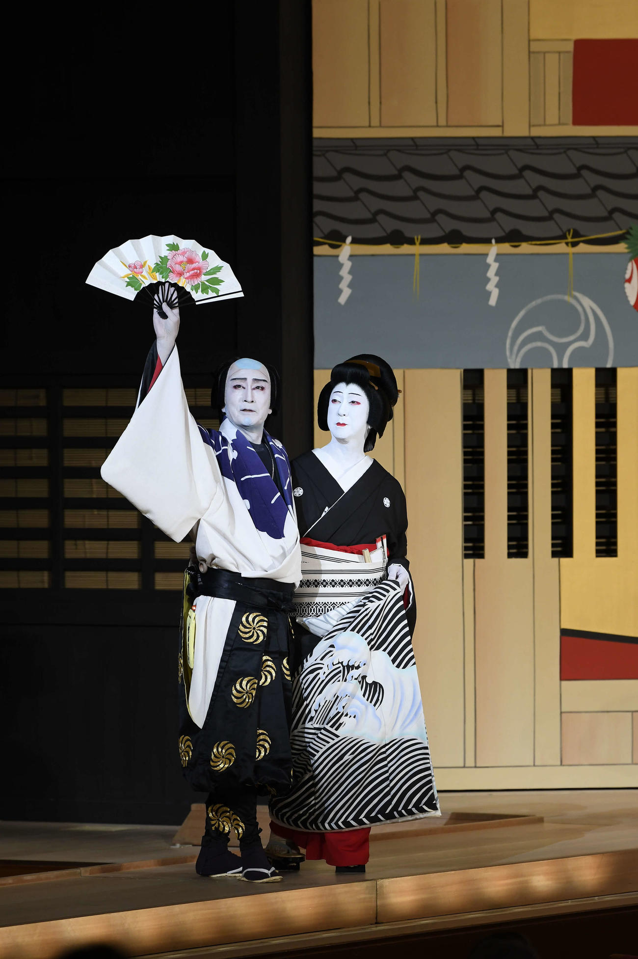 「二月大歌舞伎」の第2部「神田祭」の片岡仁左衛門（左）、坂東玉三郎（提供・松竹）