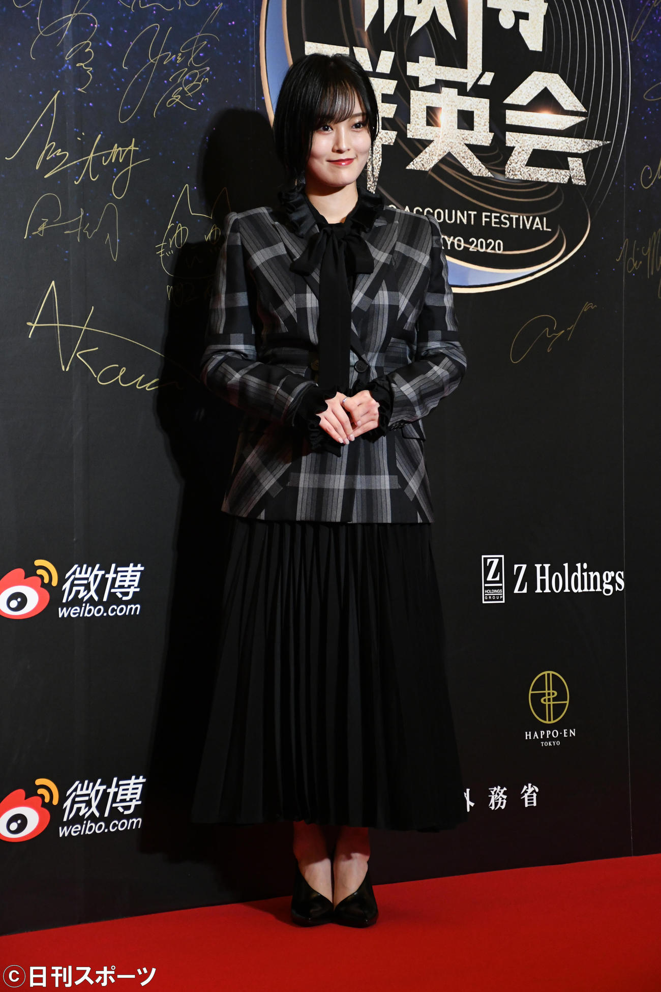 「WEIBO Account Festival in Tokyo 2020」のレッドカーペットに登場した山本彩（撮影・大友陽平）