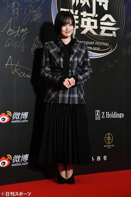 「WEIBO Account Festival in Tokyo 2020」のレッドカーペットに登場した山本彩（撮影・大友陽平）