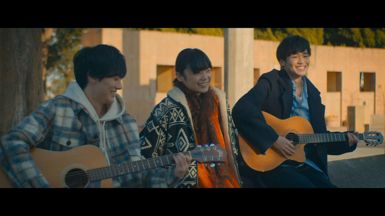 SEKAI NO OWARIの楽曲「YOKOHAMA blues」をショートドラマ化した「Music Story」第1弾に出演した、左からKaito、古川琴音、西垣匠（C）AbemaTV,Inc.