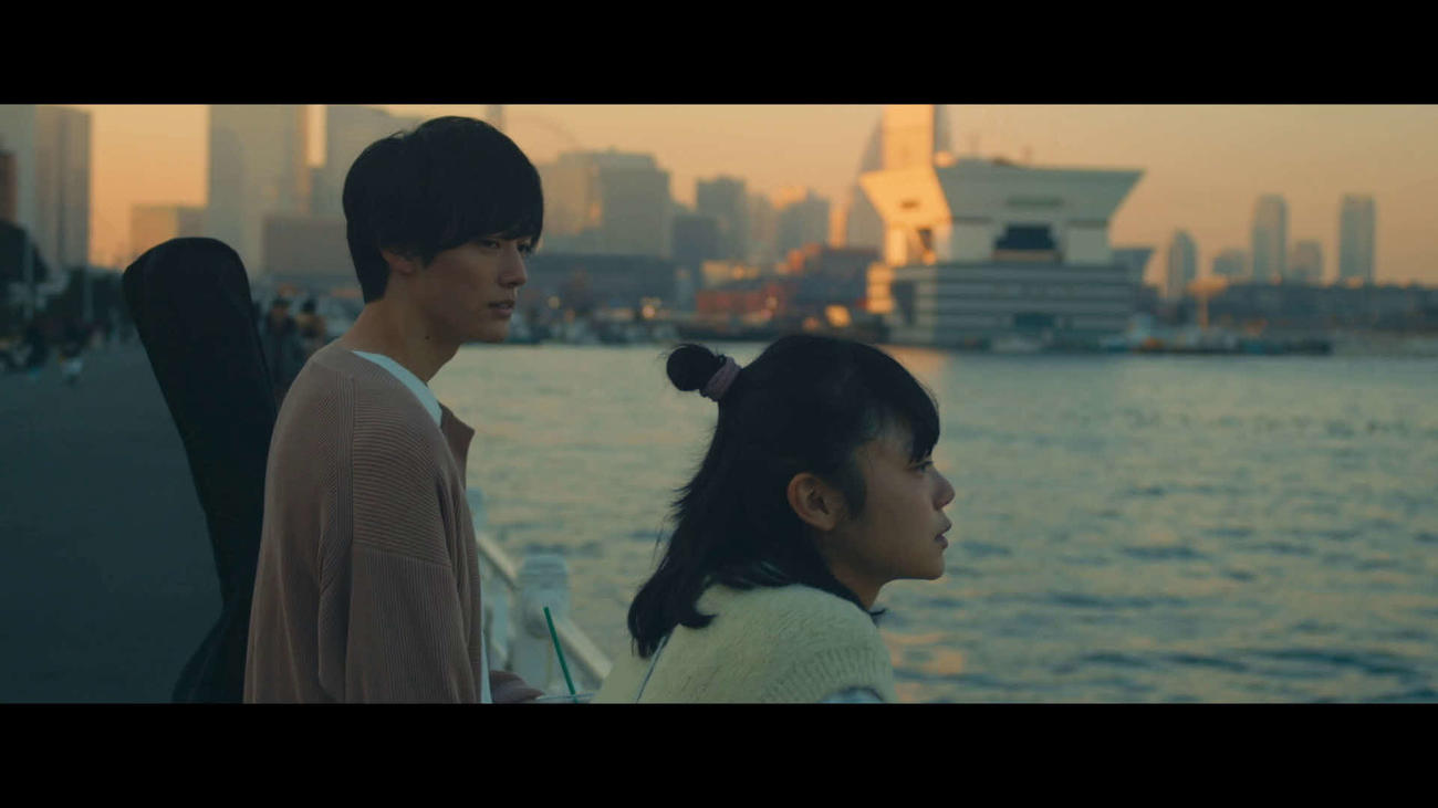 SEKAI NO OWARIの楽曲「YOKOHAMA blues」をショートドラマ化した「Music Story」第1弾に出演したKaitoと古川琴音（C）AbemaTV,Inc.