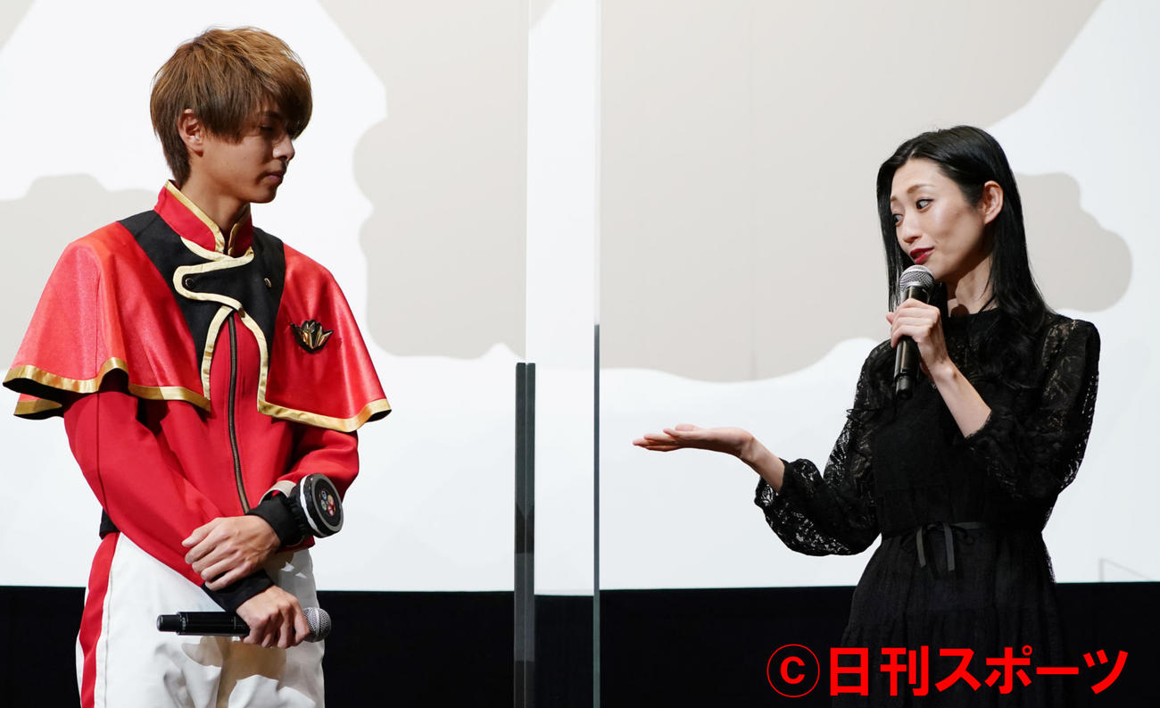 イベントに参加し、役への思いを話す壇蜜。左は小宮璃央（撮影・菅敏）