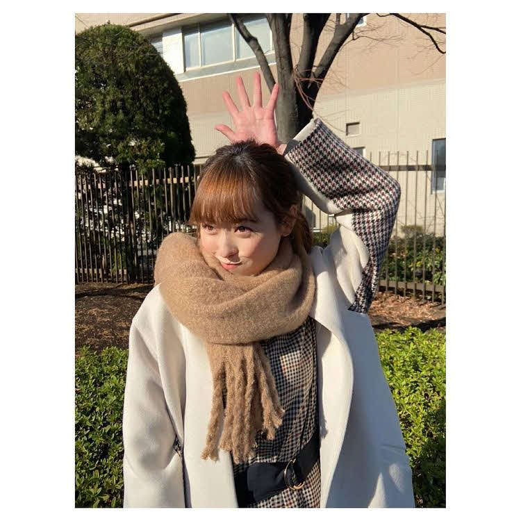 “サリーコーデ”オフショットを公開した福原遥（オフィシャルブログ「HARUKA ROOM」より）