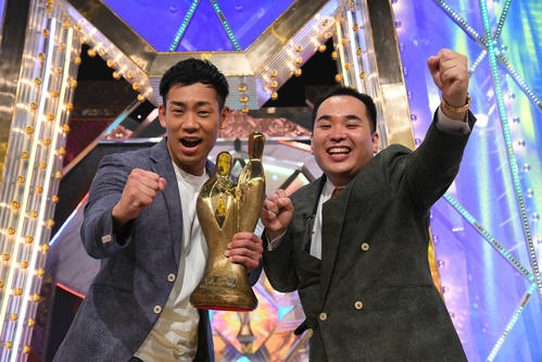 ABCテレビ特番「グランマンザイ」の「M－1王者対決」でマヂカルラブリーと対決するミルクボーイ（C）M－1グランプリ事務局