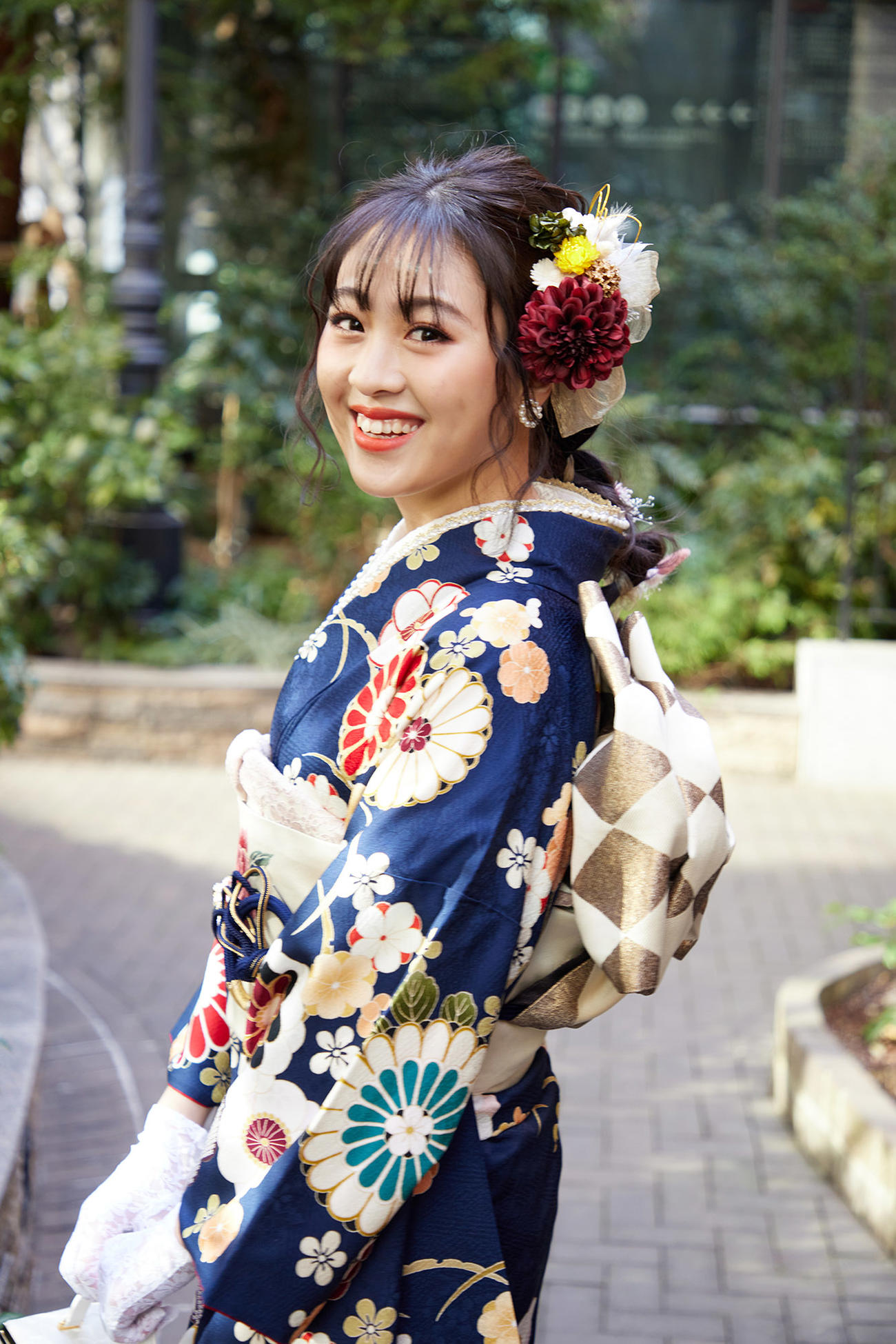 20歳を迎え晴れ着姿を公開したlolのmoca