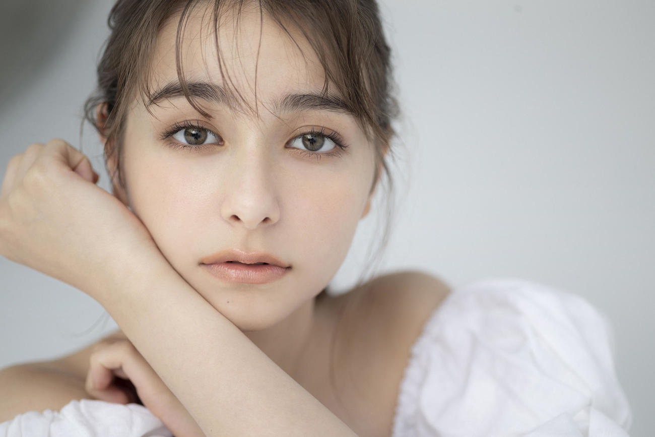 モデルの嵐莉菜