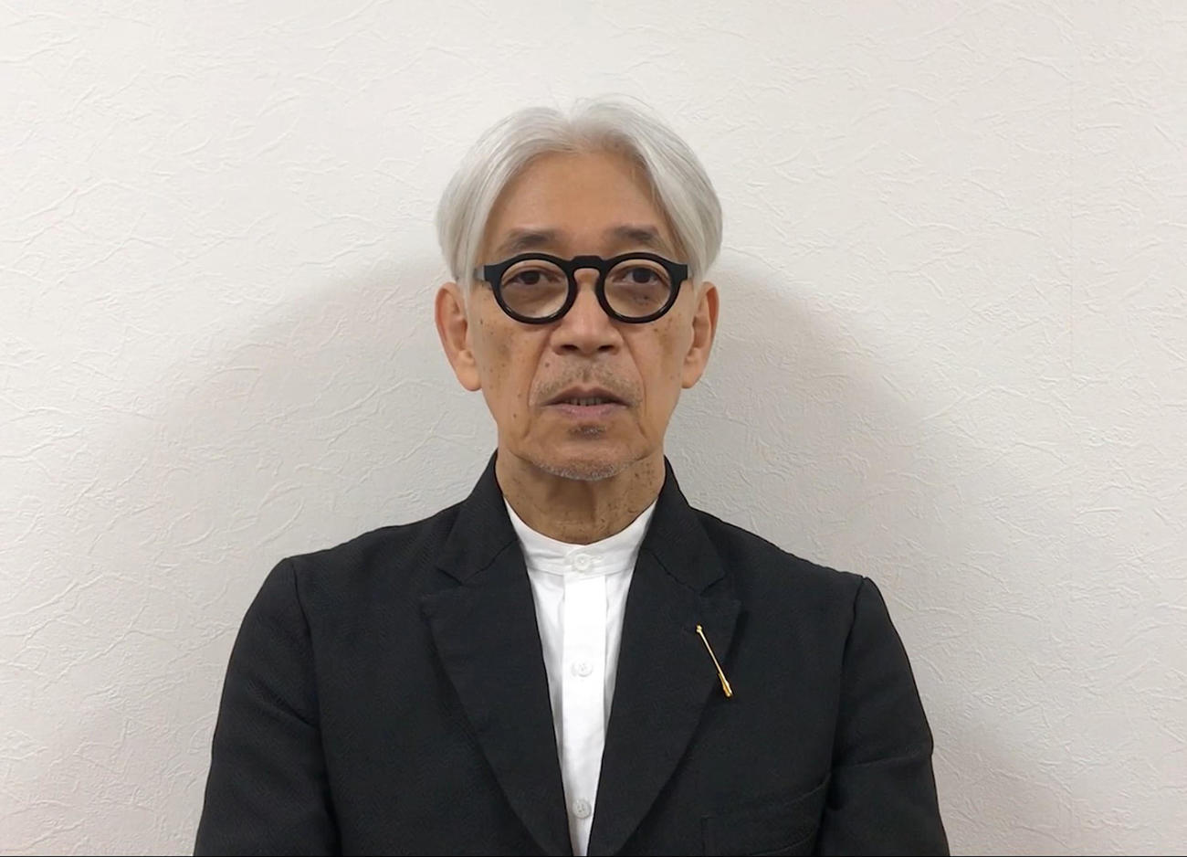 サプライズでVTR出演した坂本龍一