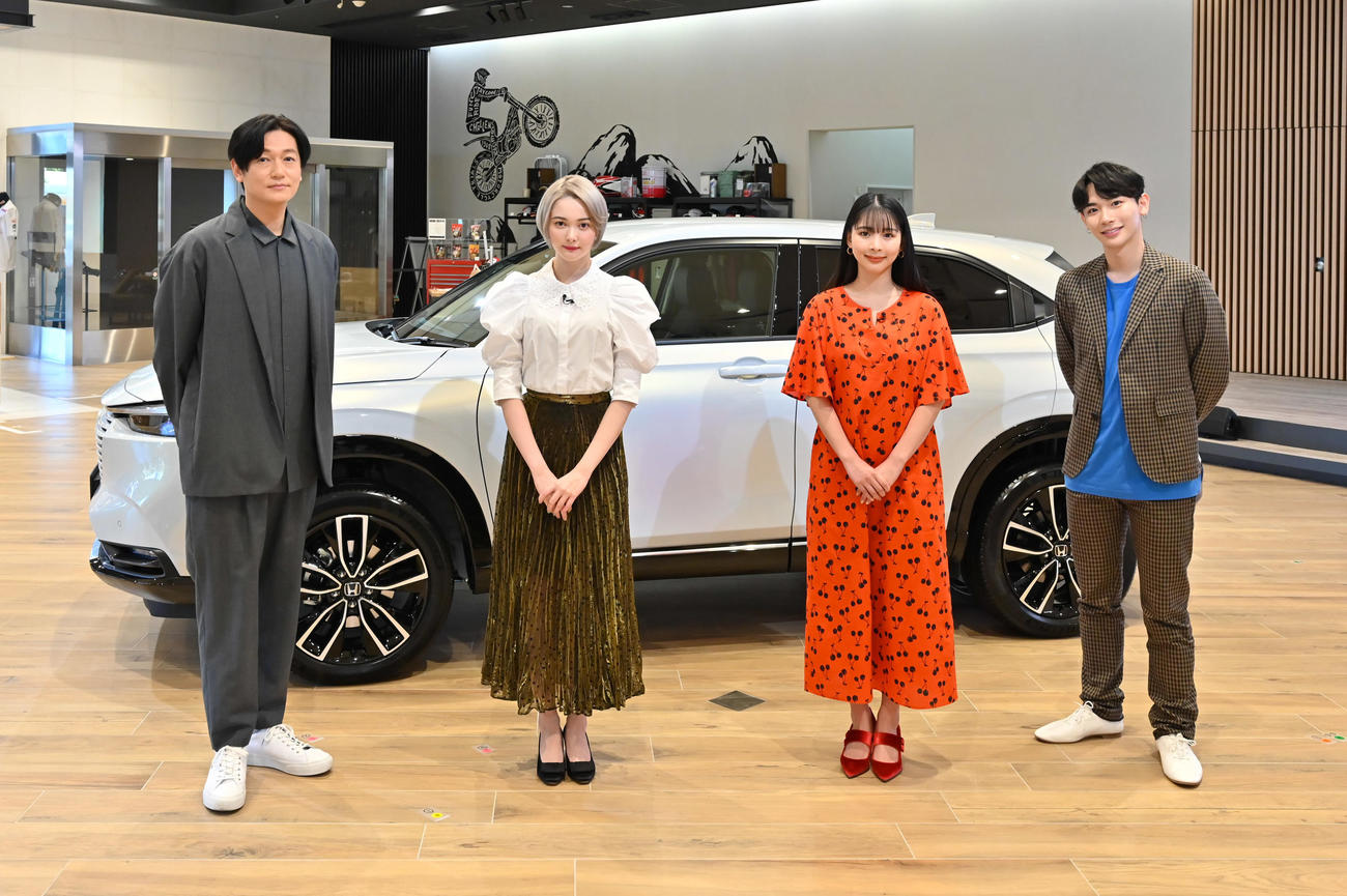 イベントに出席した、左から井浦新、玉城ティナ、ミチ、よしあき