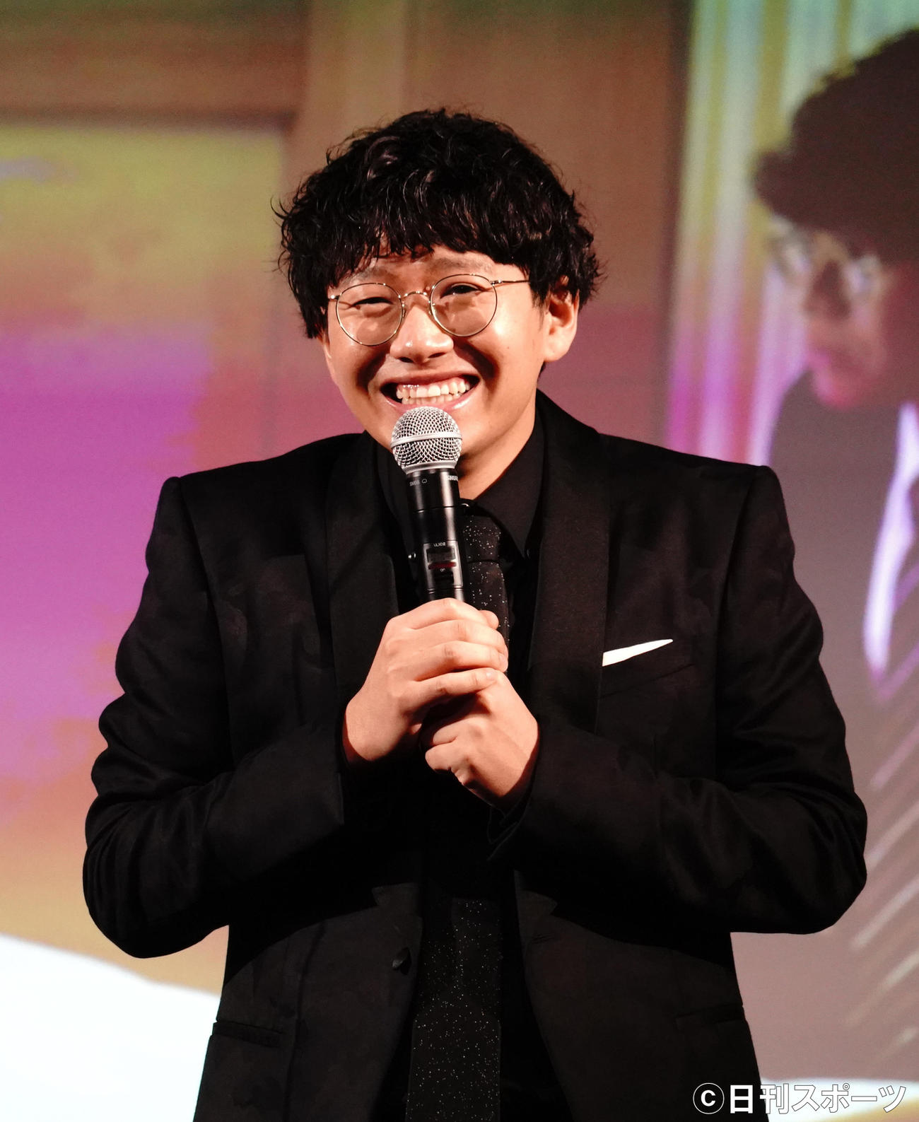 映画「半径1メートルの君　上を向いて歩こう」完成記念会見に出席したミキ亜生（撮影・佐藤成）