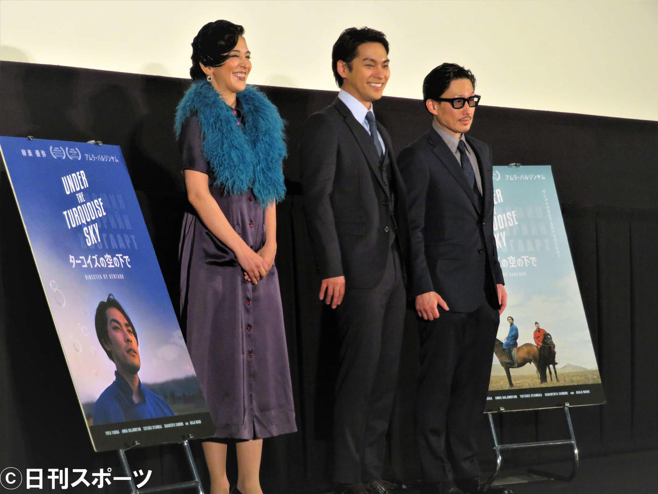 上映会に出席した、左からサヘル・ローズ、柳楽優弥、KENTARO監督