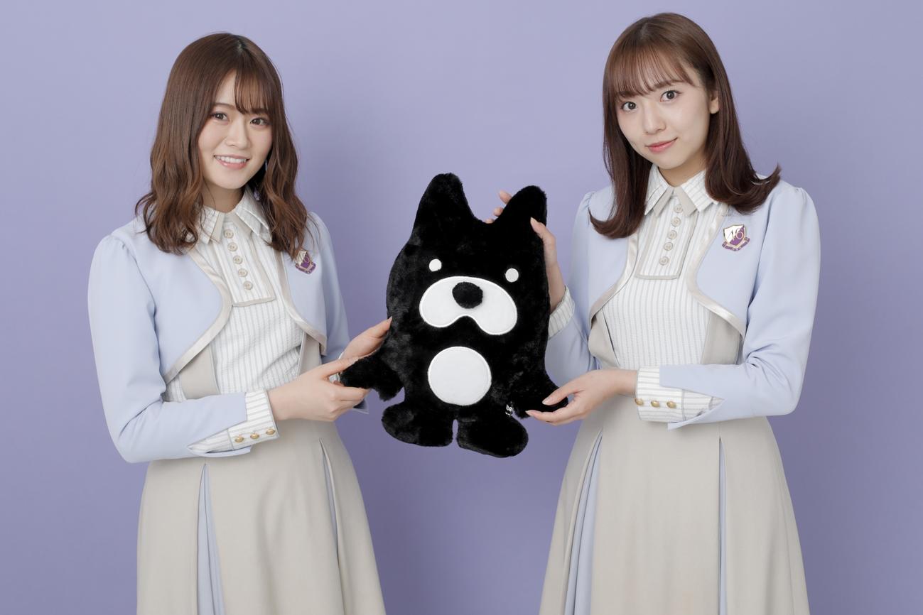 乃木坂46の特番「9thバースデーライブ直前！乃木坂脱出ゲーム～46の謎と7つの部屋～」に出演する山崎怜奈（左）と新内眞衣
