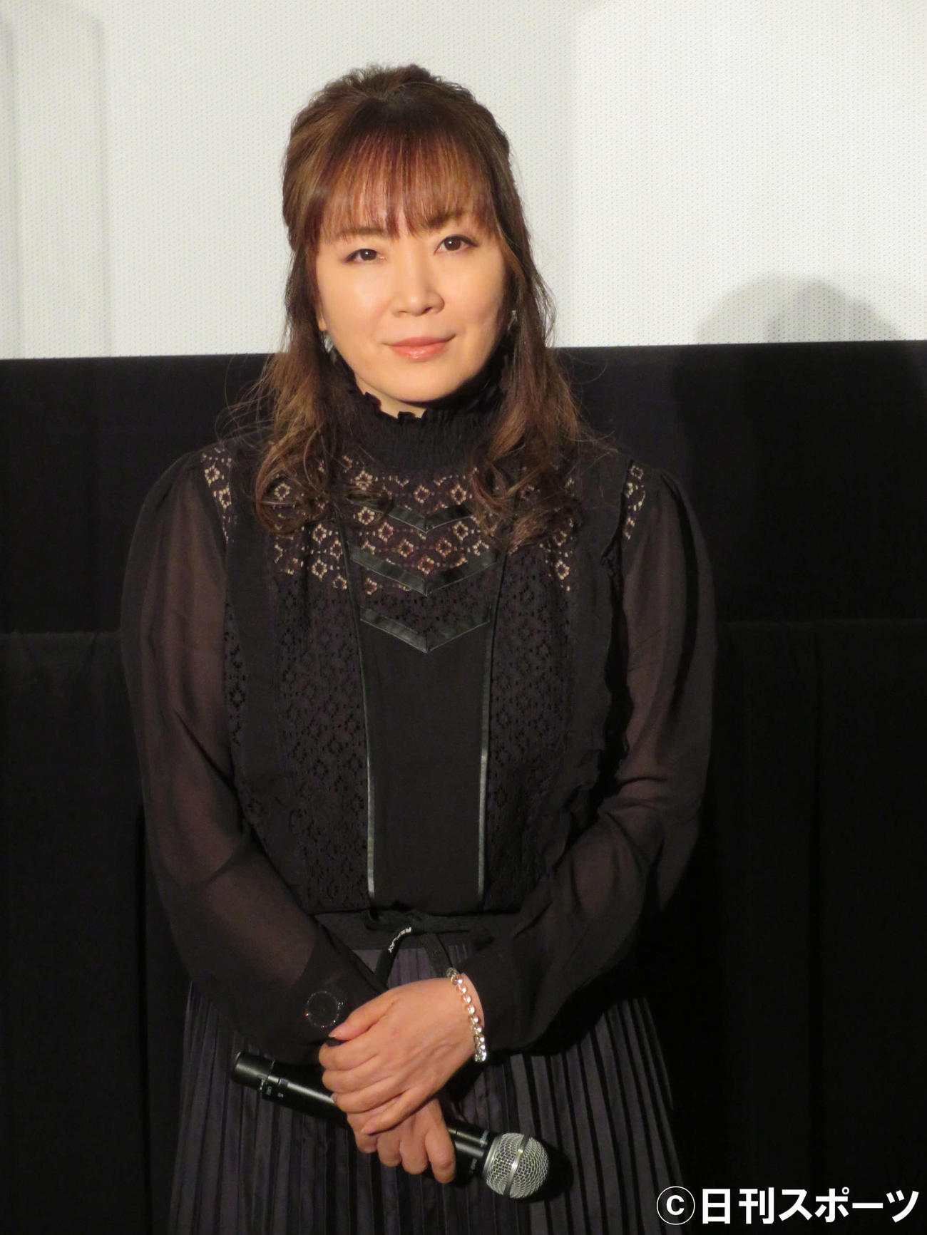 ドキュメンタリー映画「GET OVER－JAM Project THE MOVIE－」舞台あいさつ付きプレミア上映会に登壇した奥井雅美（撮影・村上幸将）