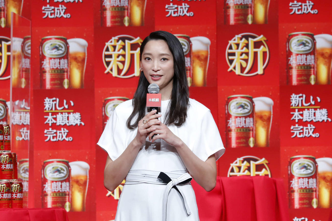 オンラインで行われた、新しい「本麒麟」完成披露会に出席した杏