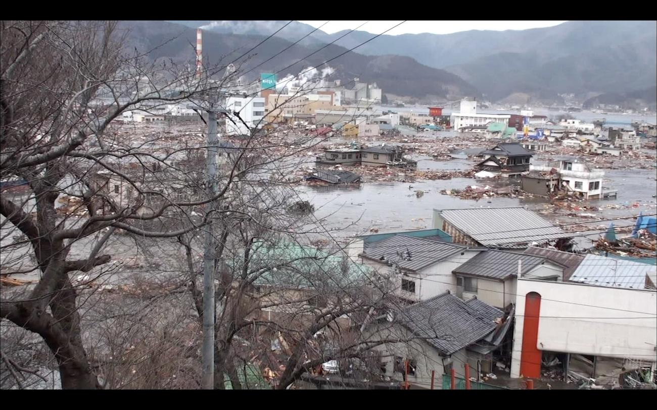10年前の東日本大震災で津波にのまれた岩手・大船渡市（C）フジテレビ