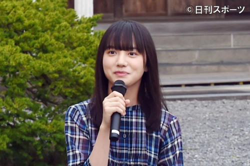 「おかえりモネ」ロケ取材で記者の質問に答える清原果耶(2020年9月30日撮影)