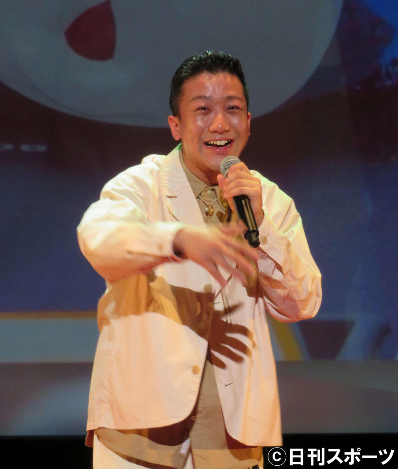 映画「トムとジェリー」プレミアムイベントに出席し、日本語吹替版主題歌「ピースオブケーク」を初生歌唱した瑛人（撮影・三須佳夏）