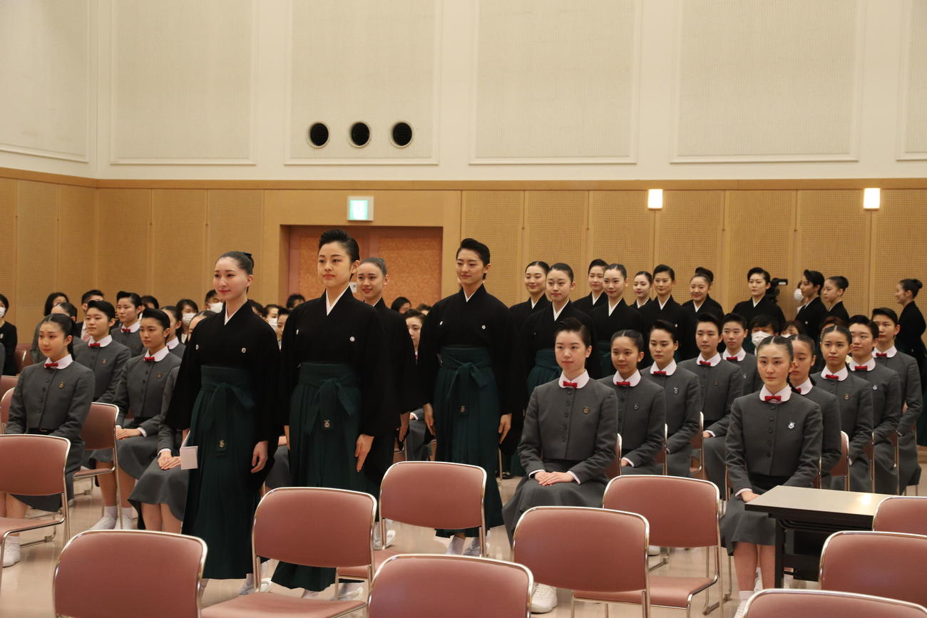 宝塚音楽学校卒業式に臨んだ107期生