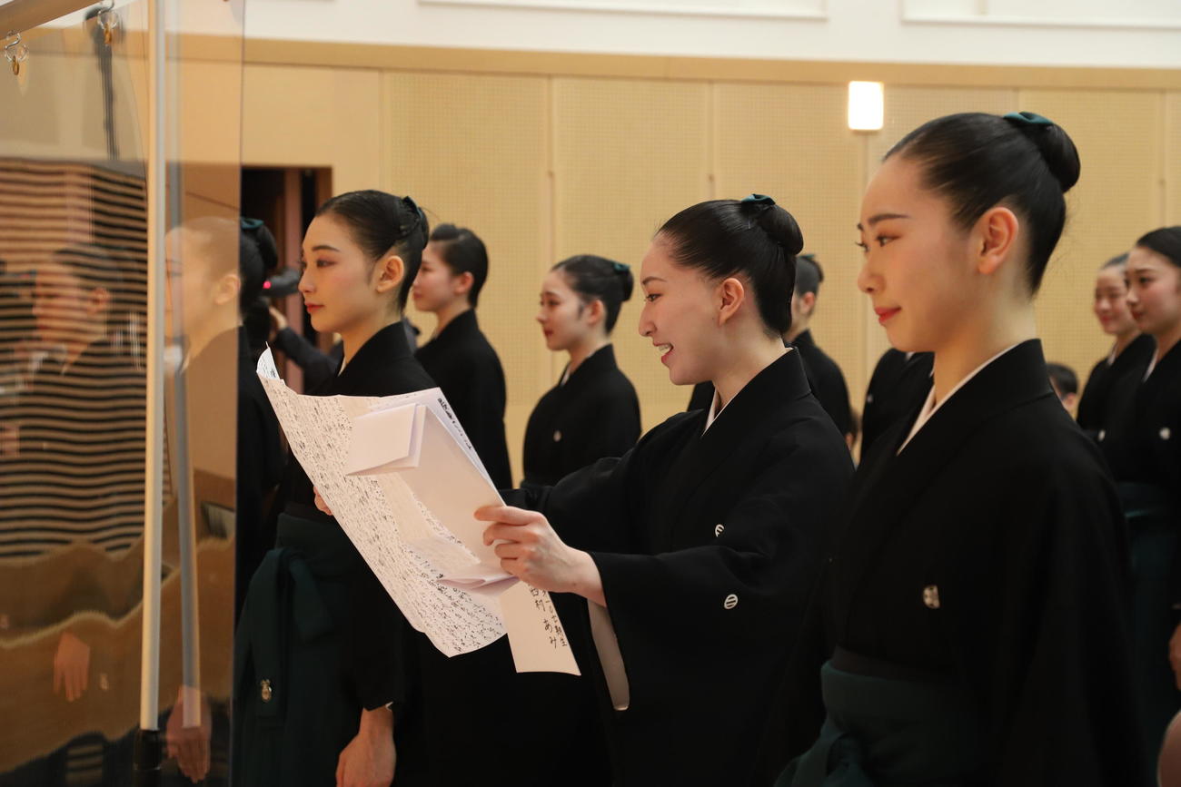 宝塚音楽学校卒業式に臨んだ107期生