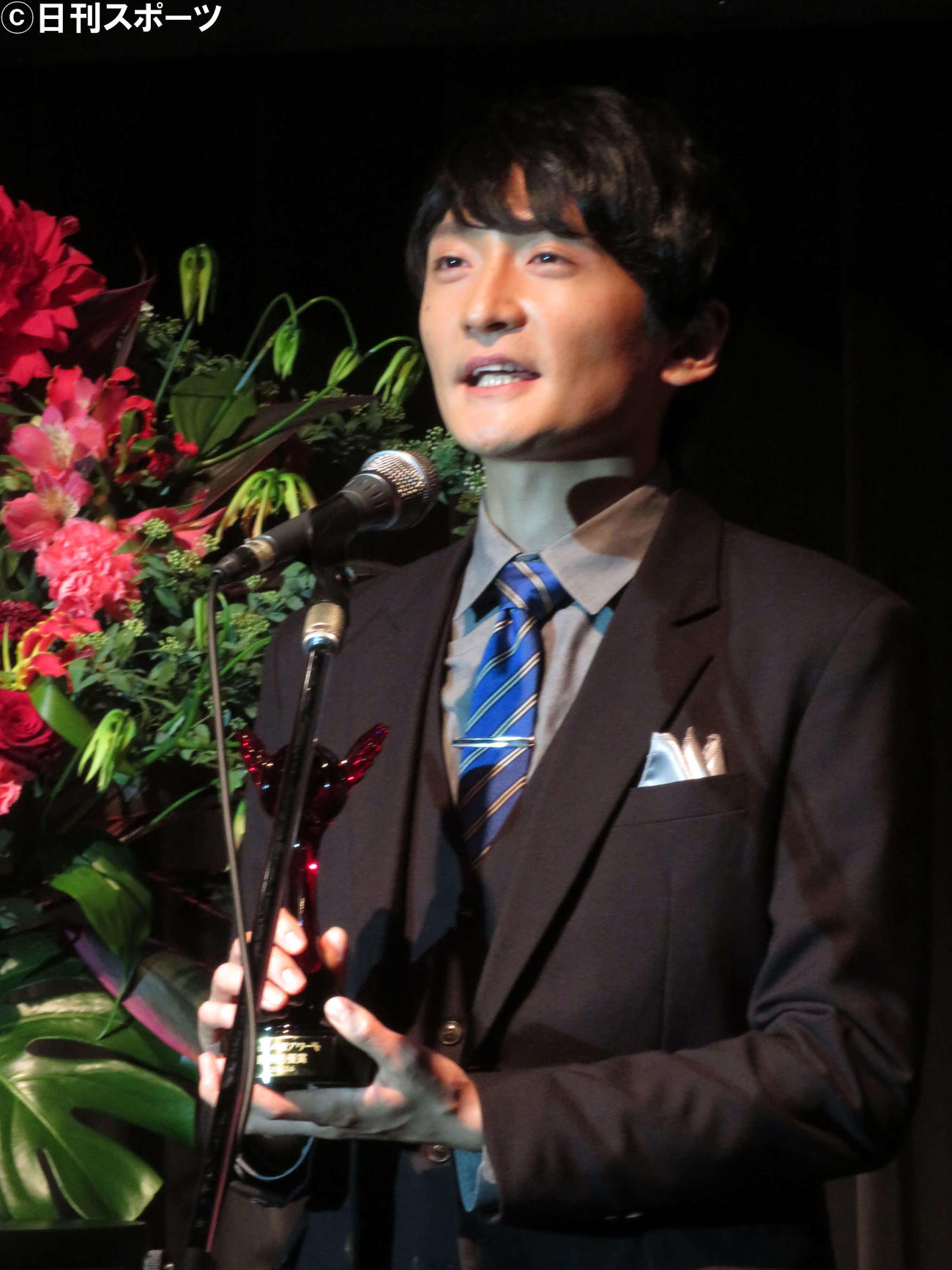第15回声優アワードで助演男優賞を受賞した島崎信長（撮影・村上幸将）