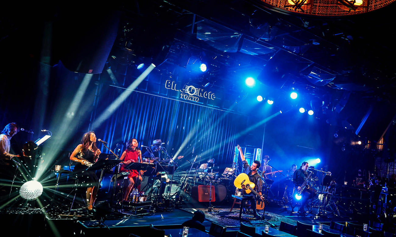 「静かな春の戯れ～Live in Blue Note Tokyo～」を開催した桑田佳祐