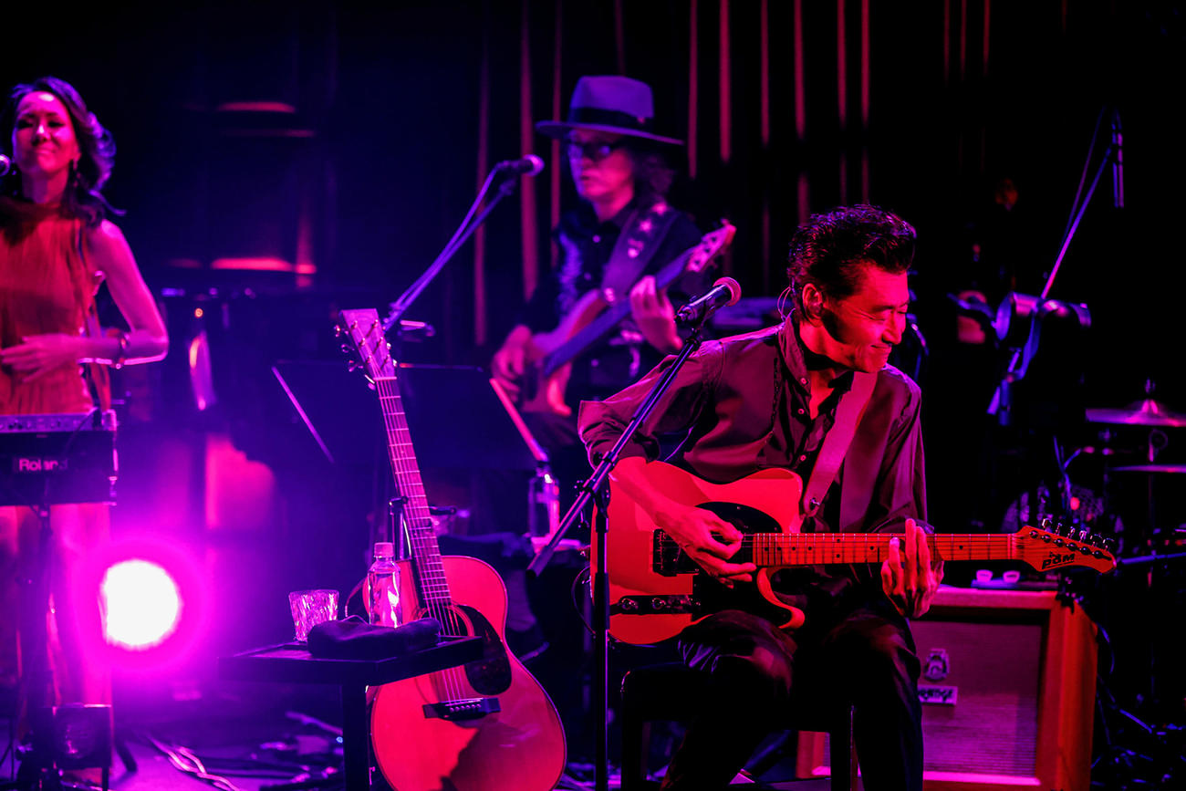 「静かな春の戯れ～Live in Blue Note Tokyo～」を開催した桑田佳祐