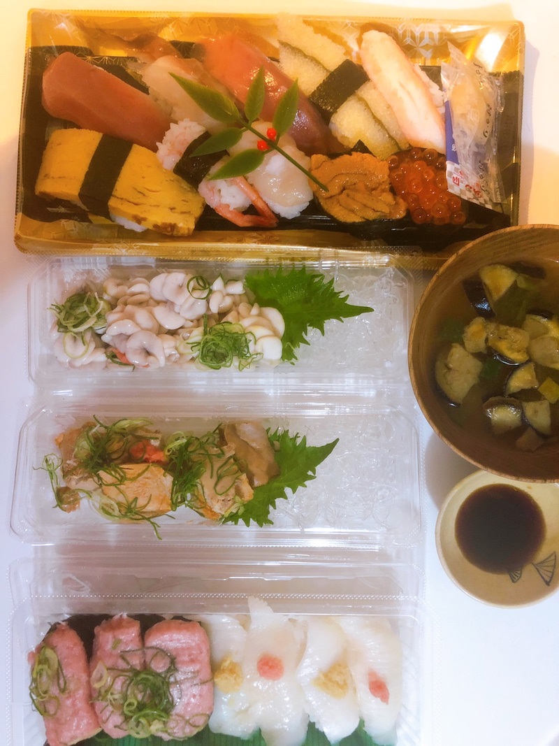 出産後、待望のすし解禁！（平野ノラオフィシャルブログから）