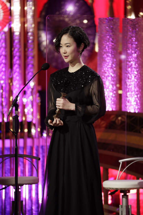 日本アカデミー賞優秀助演女優賞を受賞した黒木華（C）日本アカデミー賞協会
