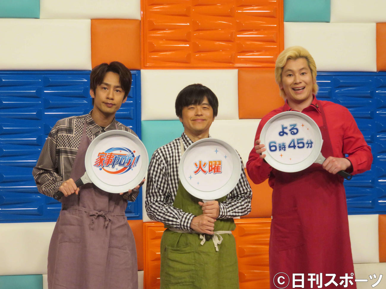 左から中丸雄一、バカリズム、カズレーザー