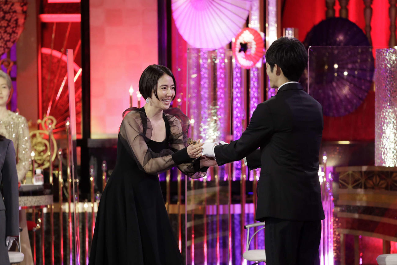 日本アカデミー賞最優秀主演女優賞を受賞した長澤まさみ（C）日本アカデミー賞協会
