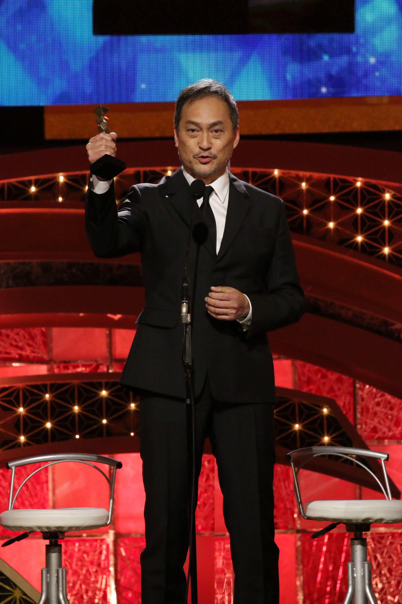 日本アカデミー賞優秀助演男優賞を受賞した渡辺謙（C）日本アカデミー賞協会
