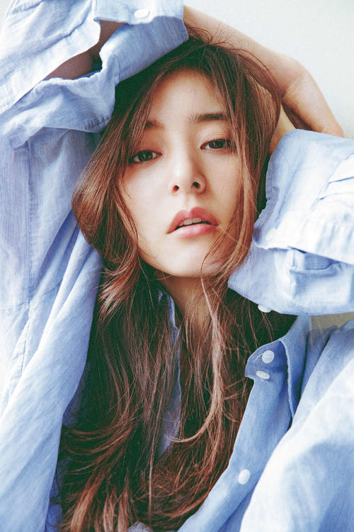 新木優子初のビューティースタイルブック「新木式」から、新木のお気に入りカット(C)『新木式』/集英社