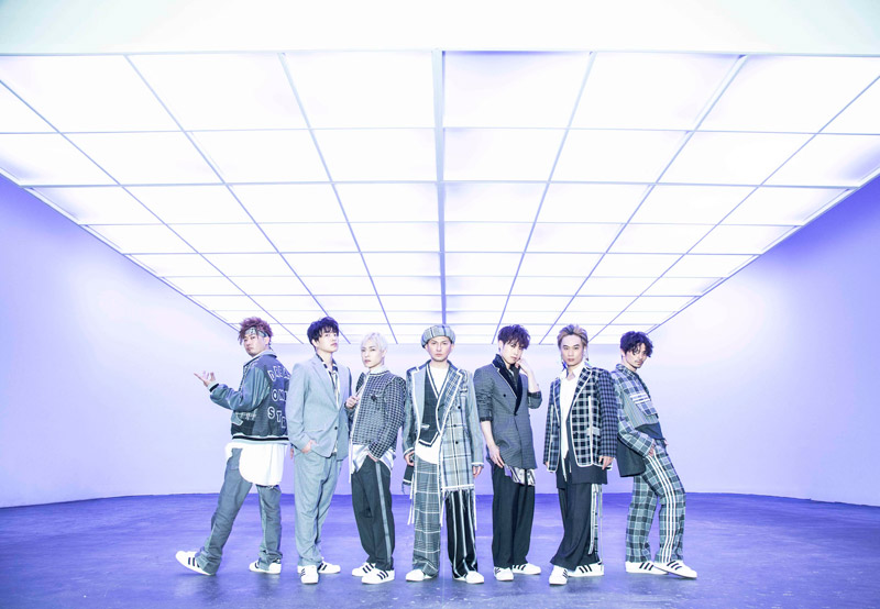最新曲「Dream on the street」で初のオリコンシングルランキング1位を獲得したDA PUMP