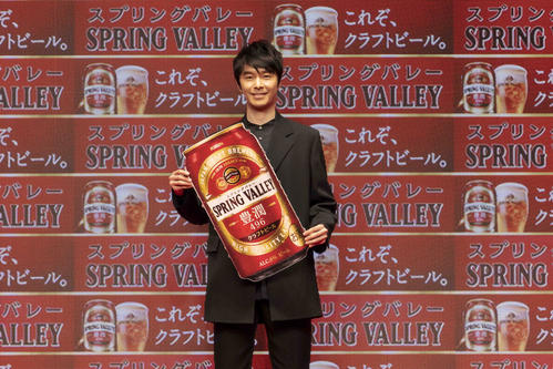 キリンのクラフトビール「スプリングバレー発売記念発表会」に出席した長谷川博己