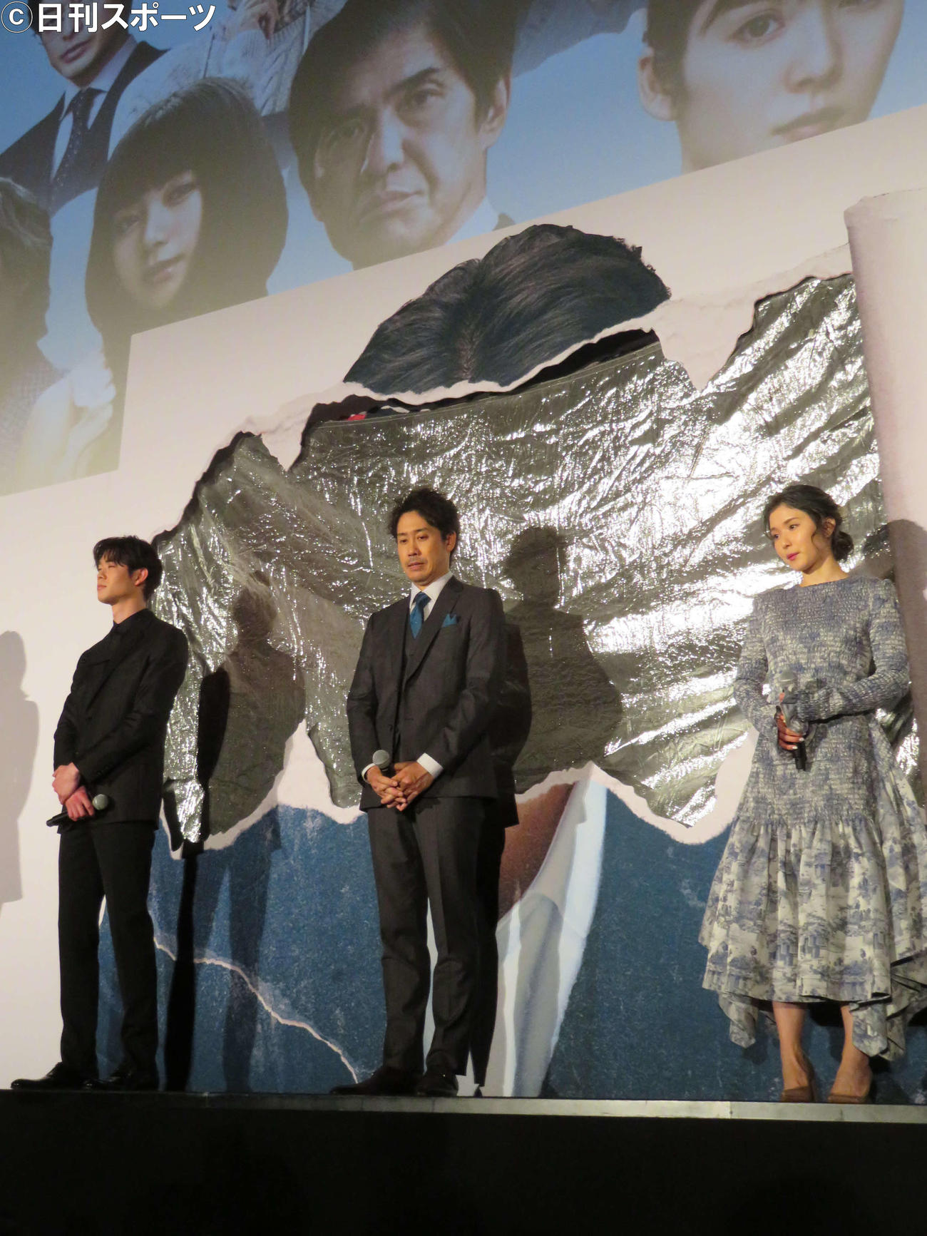 演映画「騙し絵の牙」公開前夜祭に登壇した、左から宮沢氷魚、大泉洋、松岡茉優