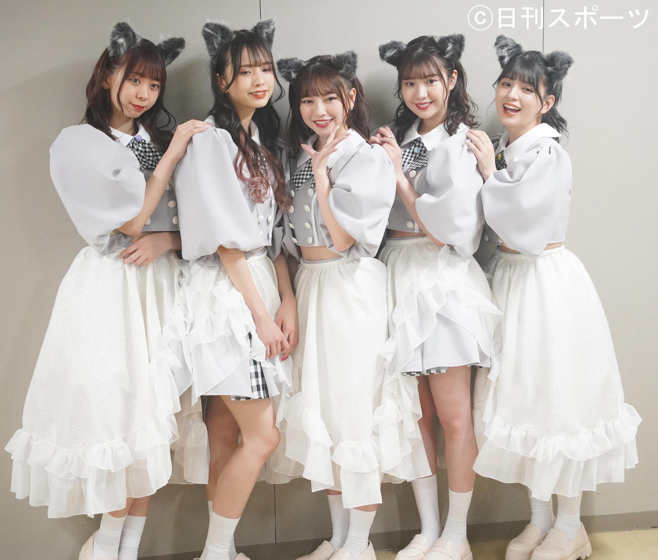 ライブ前に取材に応じた、わーすた。左から松田美里、三品瑠香、広川奈々聖、小玉梨々華、坂元葉月（撮影・佐藤勝亮）