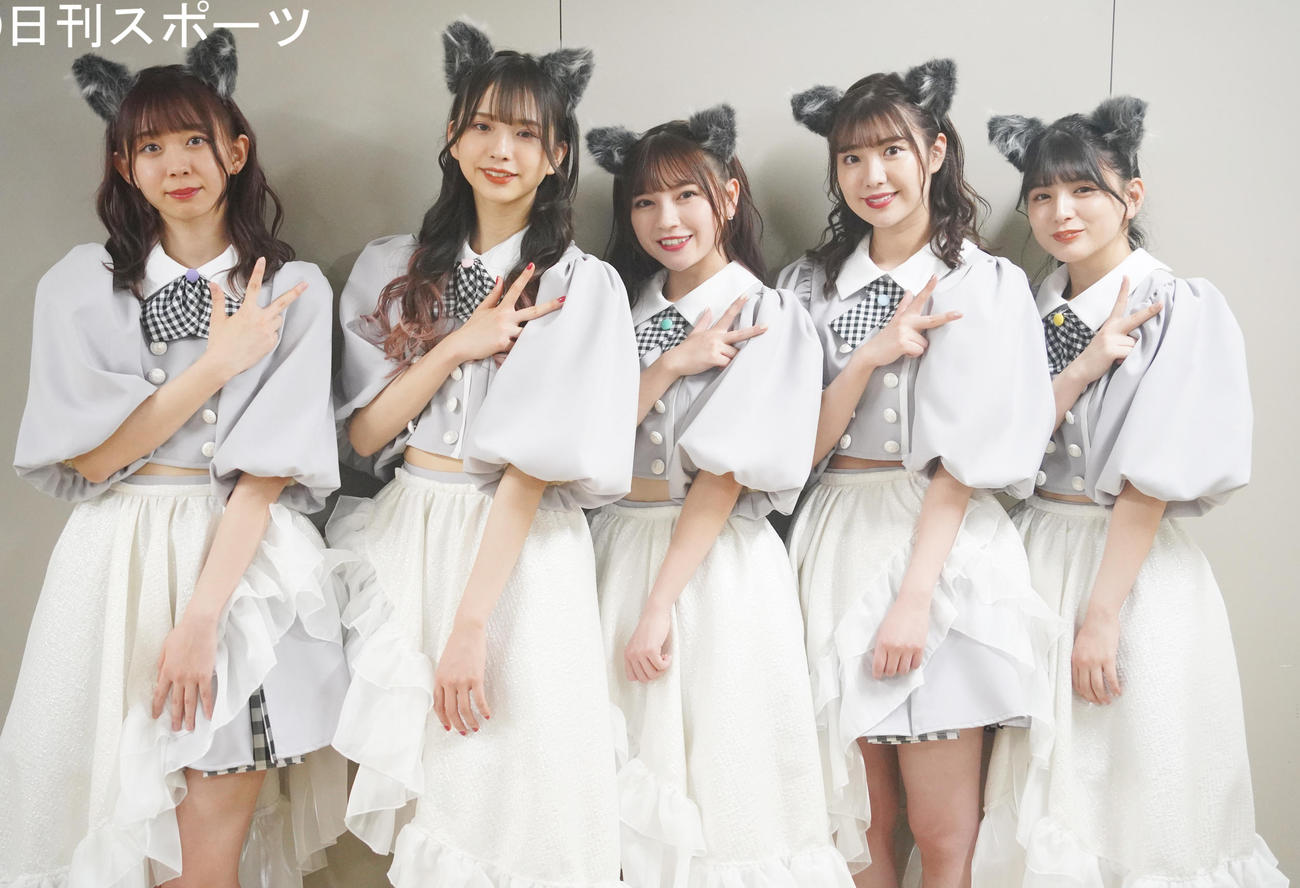 ライブ前に取材に応じた、わーすた。左から松田美里、三品瑠香、広川奈々聖、小玉梨々華、坂元葉月