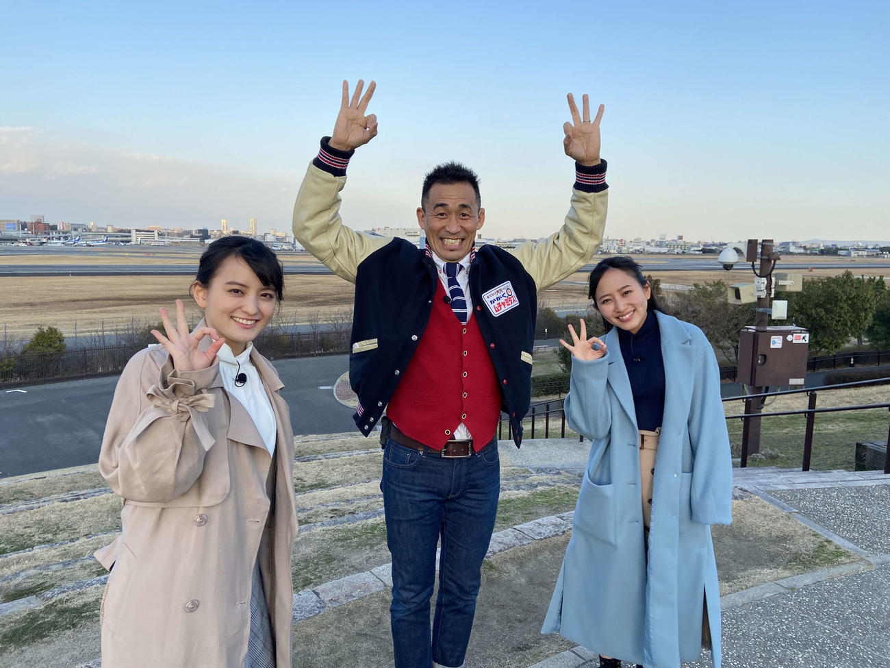 28日に最終回を迎える「おでかけ発見バラエティ　かがくdeムチャミタス！」。左から清井咲希、石田靖、堀くるみ（テレビ大阪提供）