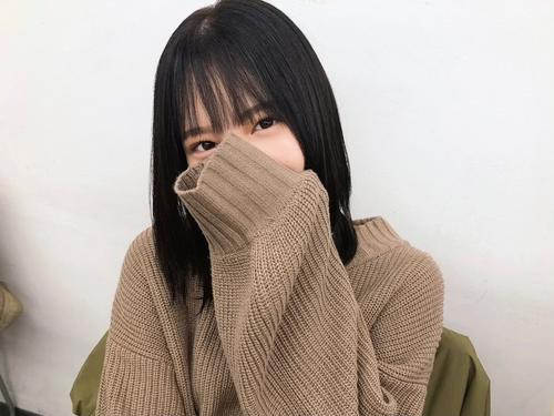 「日向撮」先行カット。楽屋での小坂菜緒。丹生明里が撮影した