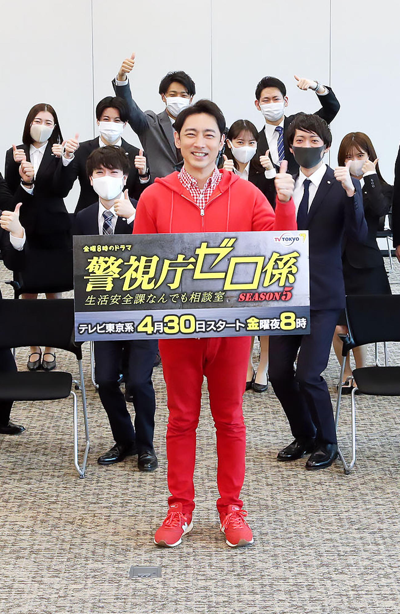 テレビ東京の入社式にサプライズで登場した、小泉孝太郎（C）テレビ東京