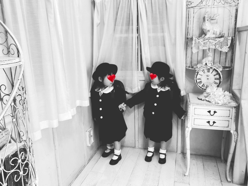 そろって制服。入園式のリハーサルですか？