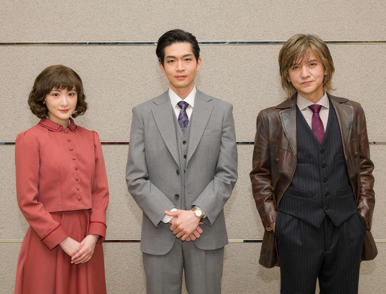 舞台「カメレオンズ・リップ」に出演する、左から生駒里奈、松下洸平、岡本健一