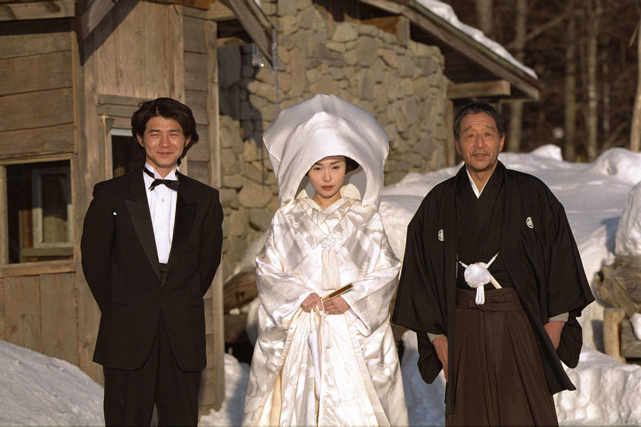 フジテレビ系ドラマ「北の国から'98時代」。左から吉岡秀隆、中嶋朋子、田中邦衛さん（C）フジテレビ