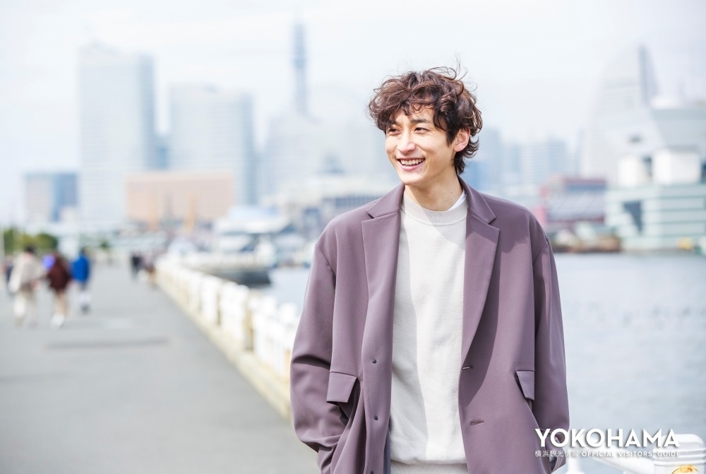 小関裕太　春風がやさしくなでてくる山下公園で