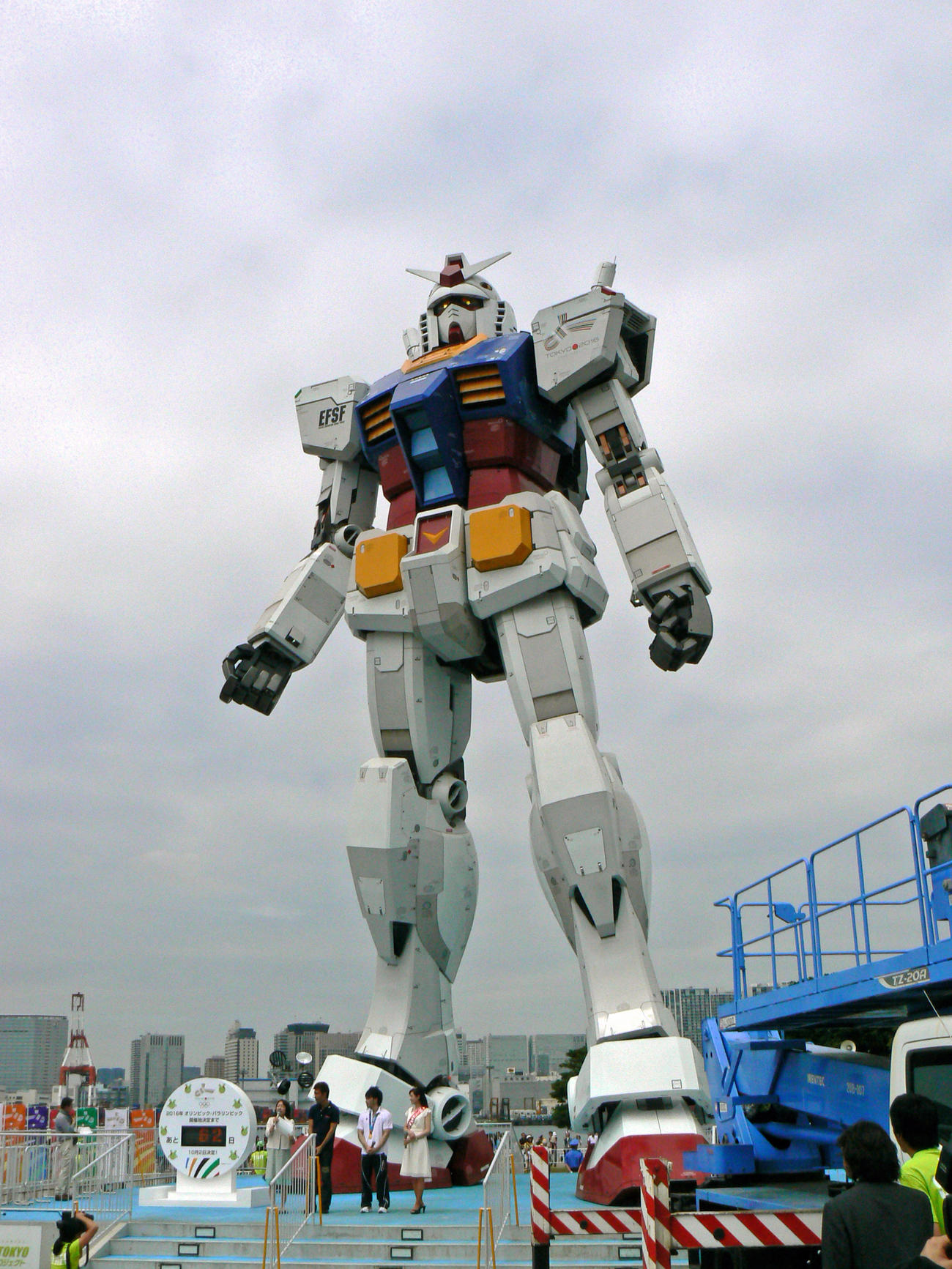 実物大のガンダム（2009年8月1日撮影）