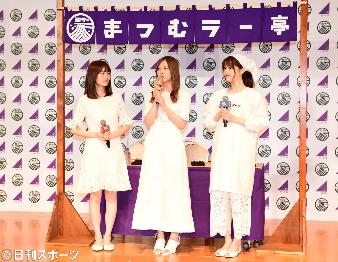 和ラーの魅力を語る、左から生田絵梨花、白石麻衣、松村沙友理（2018年10月16日撮影）