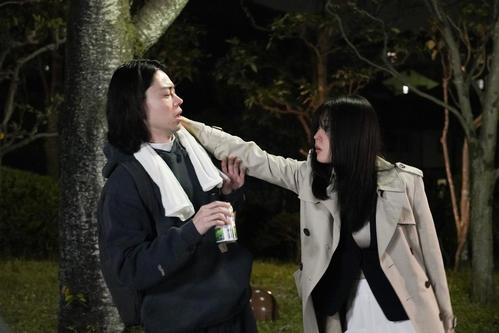 17日スタートの日本テレビ系ドラマ「コントが始まる」に出演する菅田将暉（左）と有村架純