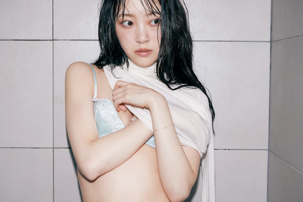 堀未央奈のフォトブック「いつのまにか」の先行カット