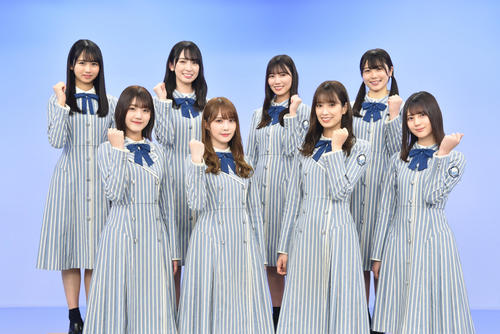 「第41回全国高等学校クイズ選手権」のメインサポーターに就任した、前列左から佐々木美玲、加藤史帆、佐々木久美、小坂菜緒。後列左から上村ひなの、金村美玖、河田陽菜、丹生明里